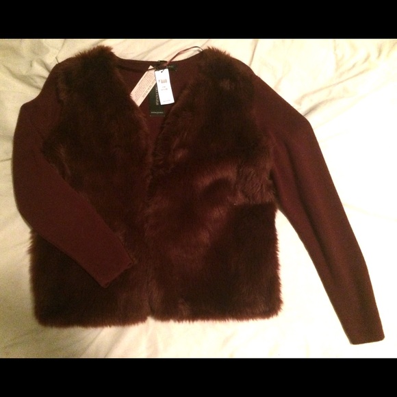 Banana Republic faux fur sweater in maroon - Picture 2 of 6